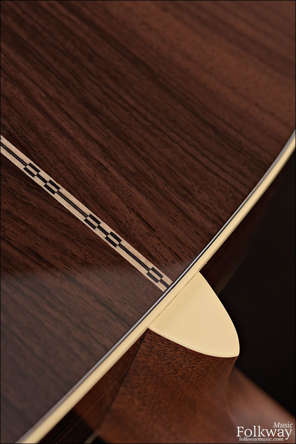 Martin 000-28 Ambertone (discontinued spec)