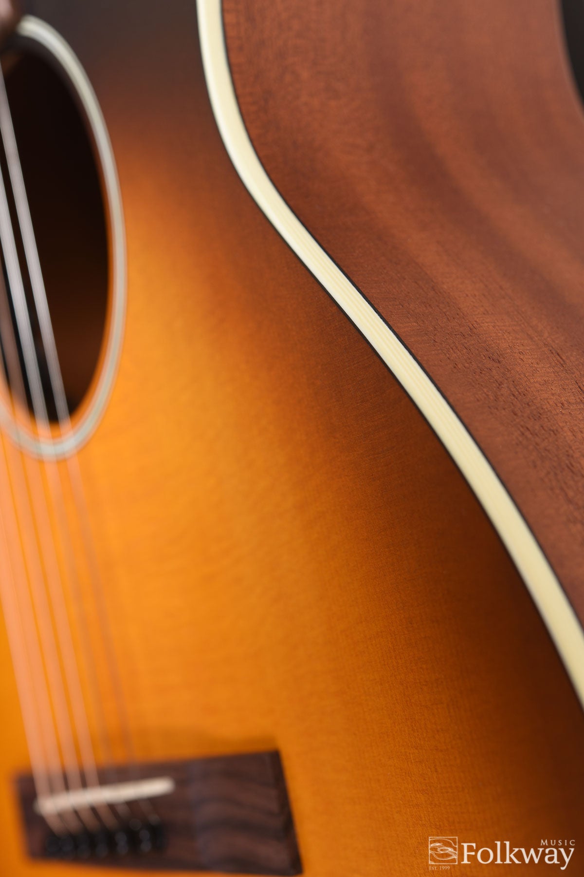 2016 Martin 00-17SE Whiskey Sunset
