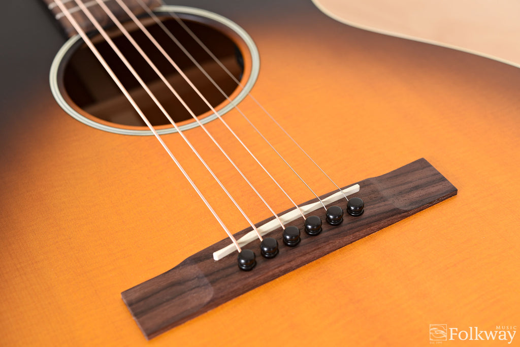 2016 Martin 00-17SE Whiskey Sunset