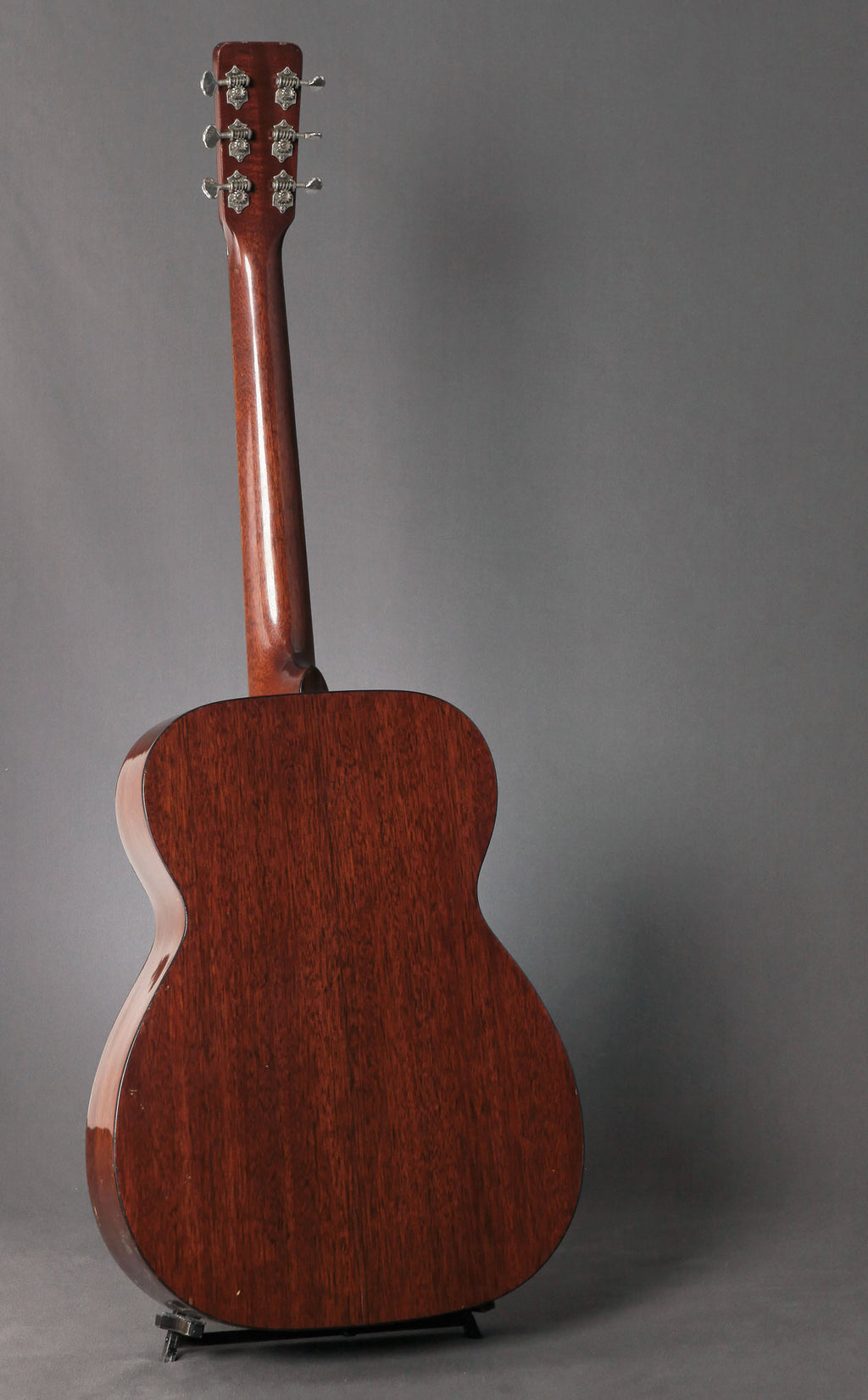 1963 Martin 00-18