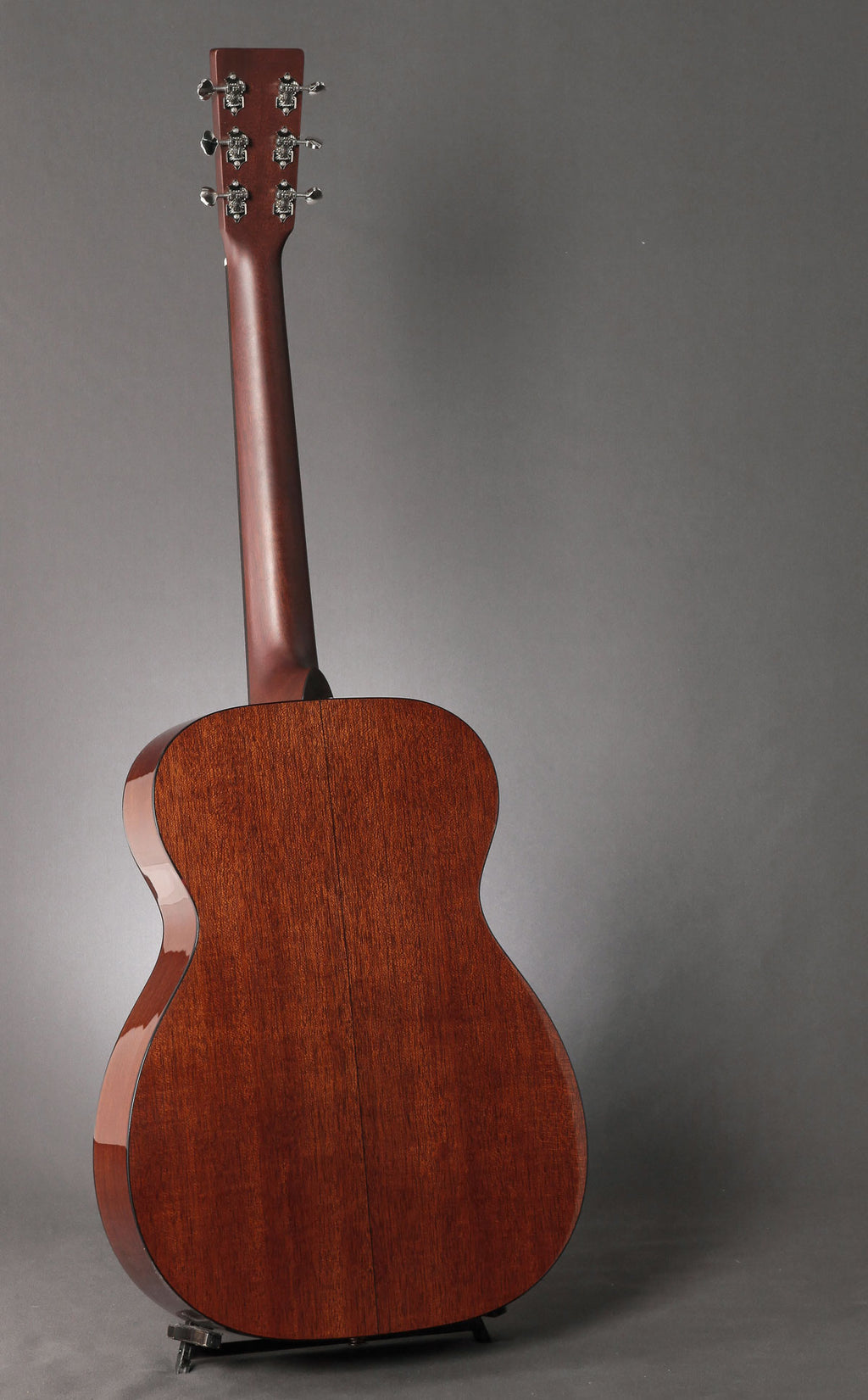 2010 Martin 00-18V
