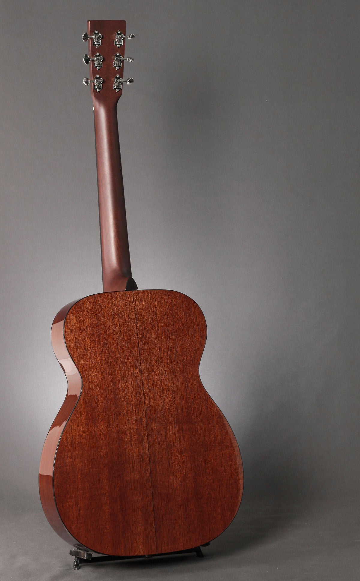 2010 Martin 00-18V