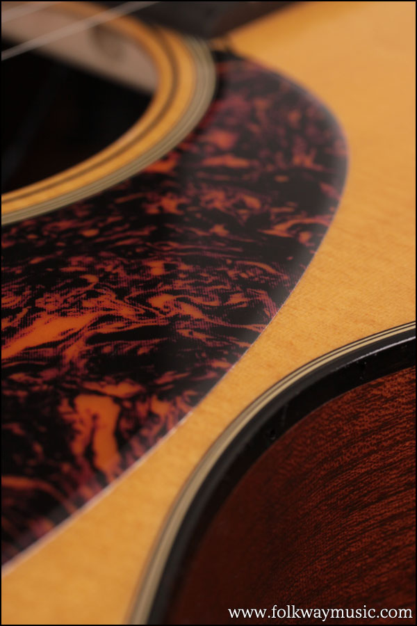 2010 Martin 00-18V