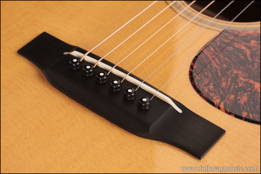 2010 Martin 00-18V