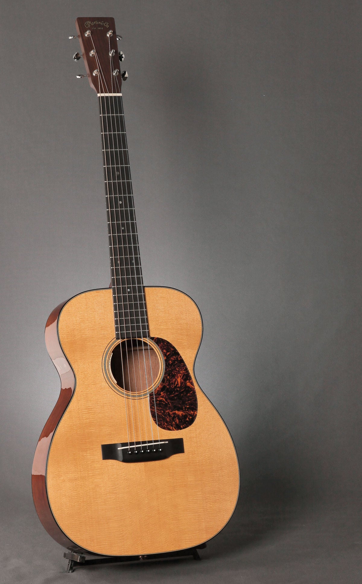 2010 Martin 00-18V