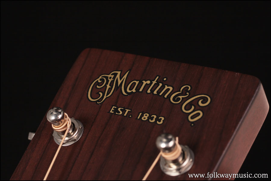 2010 Martin 00-18V