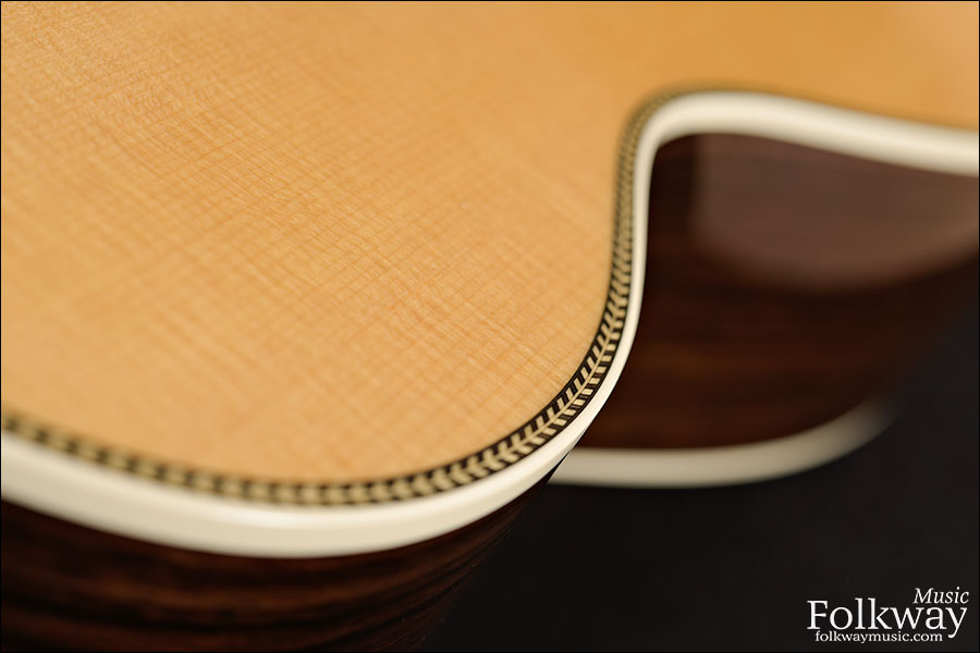 2017 Martin 00-28