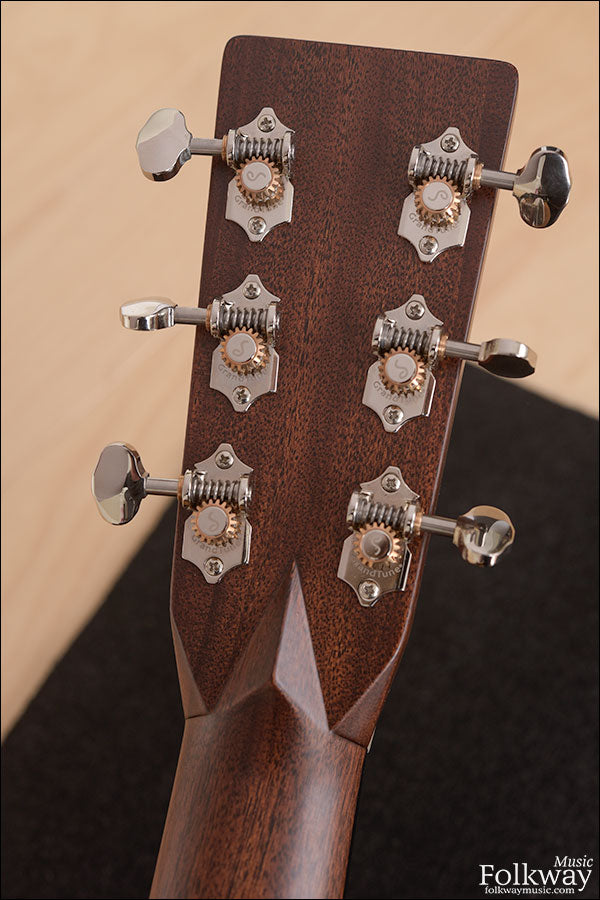 2017 Martin 00-28