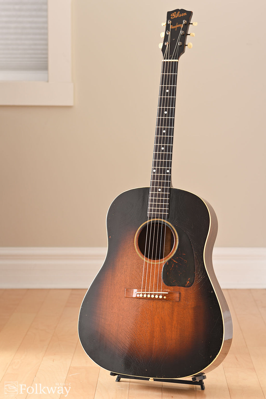 1945 Gibson Banner J-45