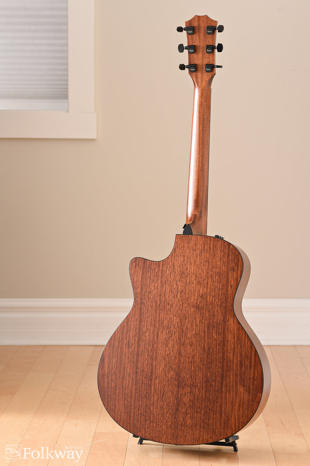 Taylor 326ce Baritone-6 LTD Shaded Edgeburst