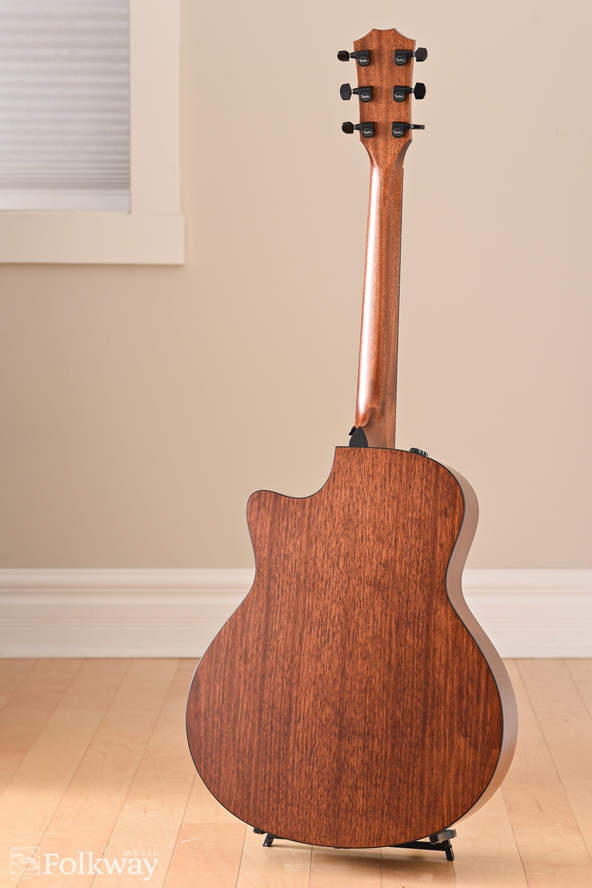 Taylor 326ce Baritone-6 LTD Shaded Edgeburst