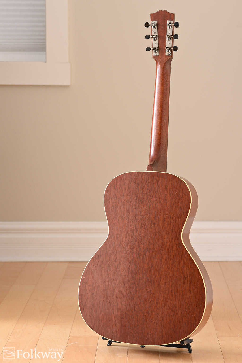 1930 Gibson L-0