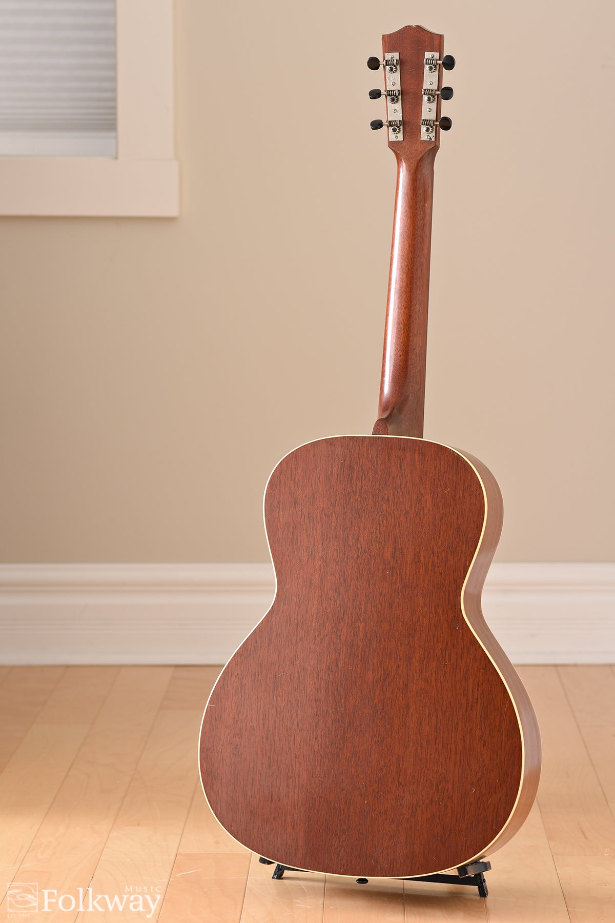1930 Gibson L-0