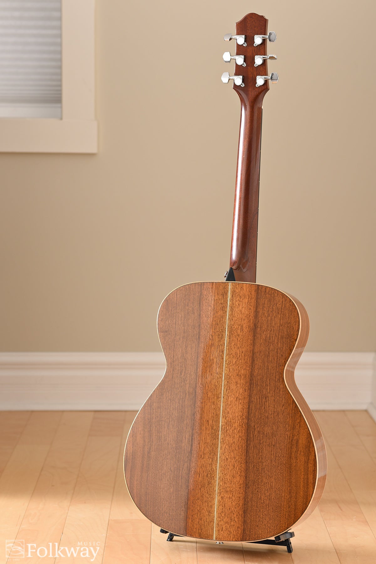 2004 Marc Beneteau Walnut OM