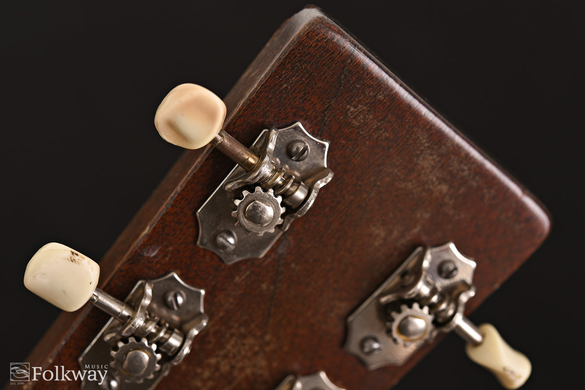 1944 Martin D-18