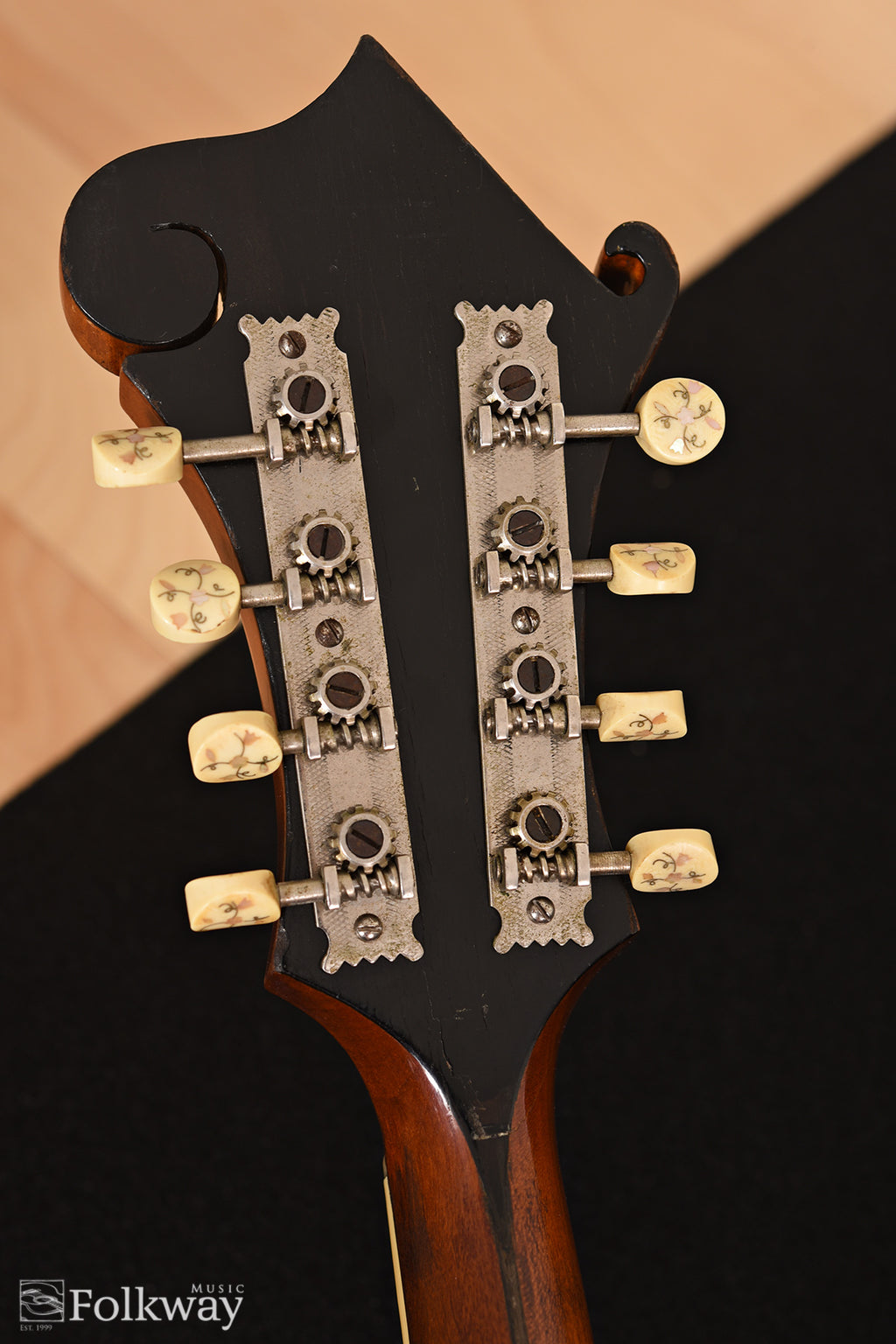1911 Gibson F-2