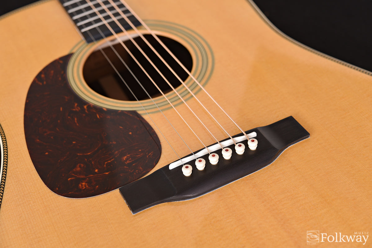 Martin HD-28 Lefty (discontinued spec)