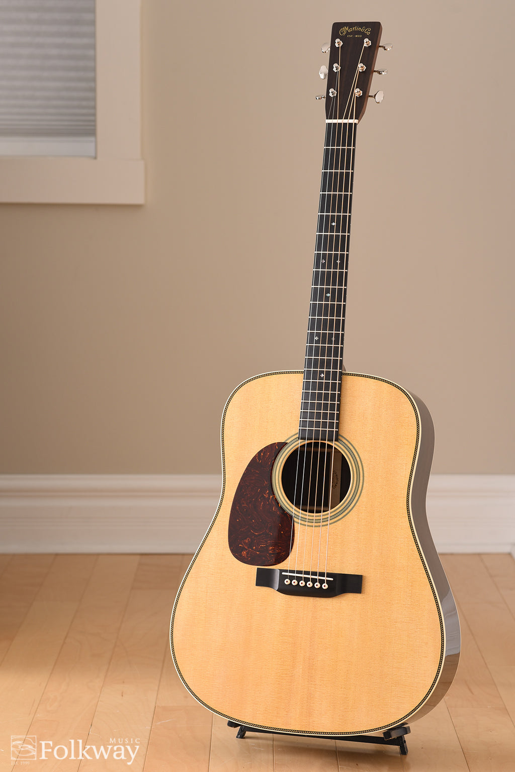 Martin HD-28 Lefty (discontinued spec)
