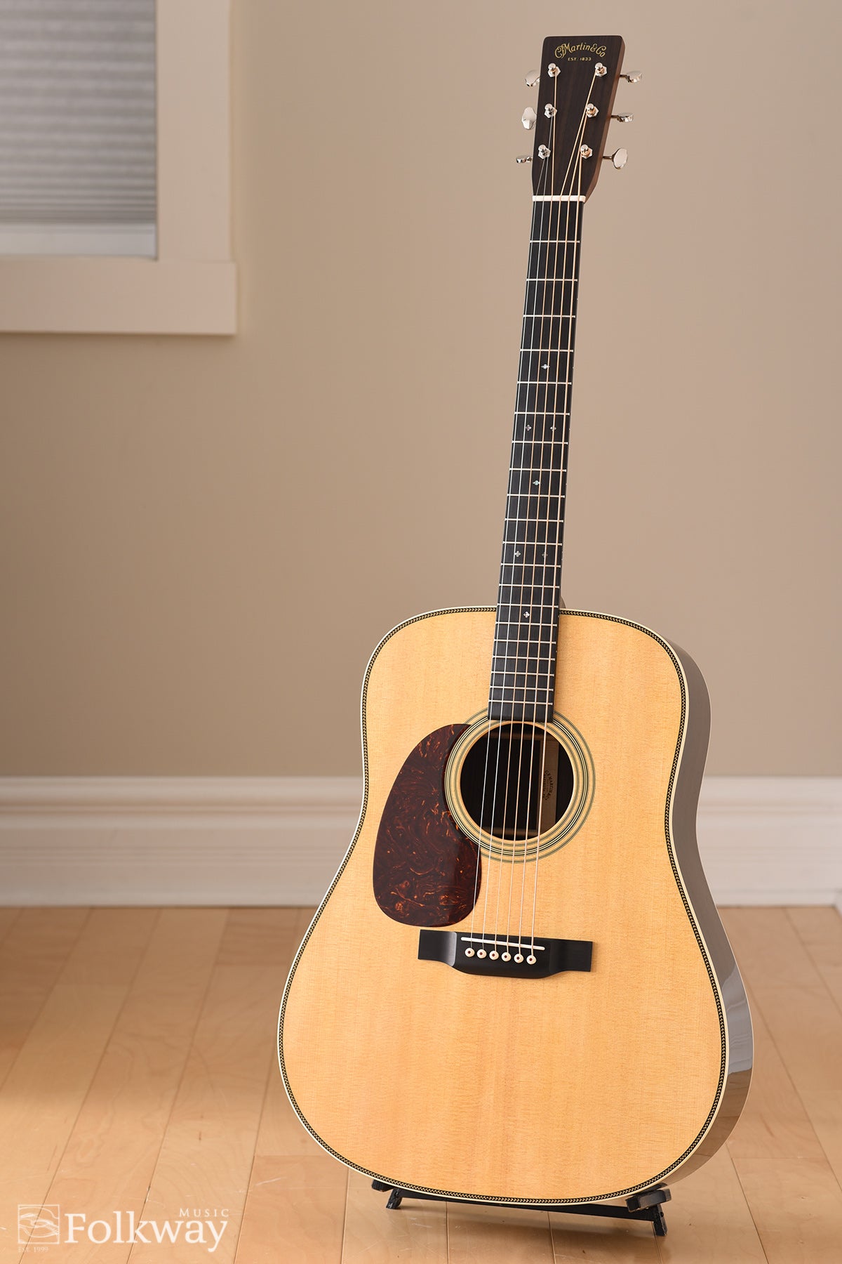 Martin HD-28 Lefty (discontinued spec)