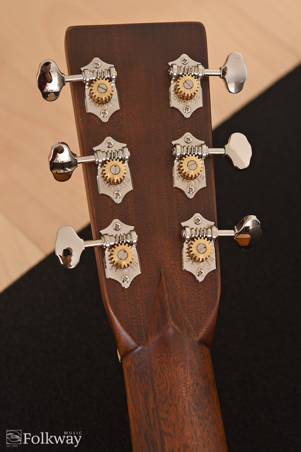 Martin HD-28 Lefty (discontinued spec)