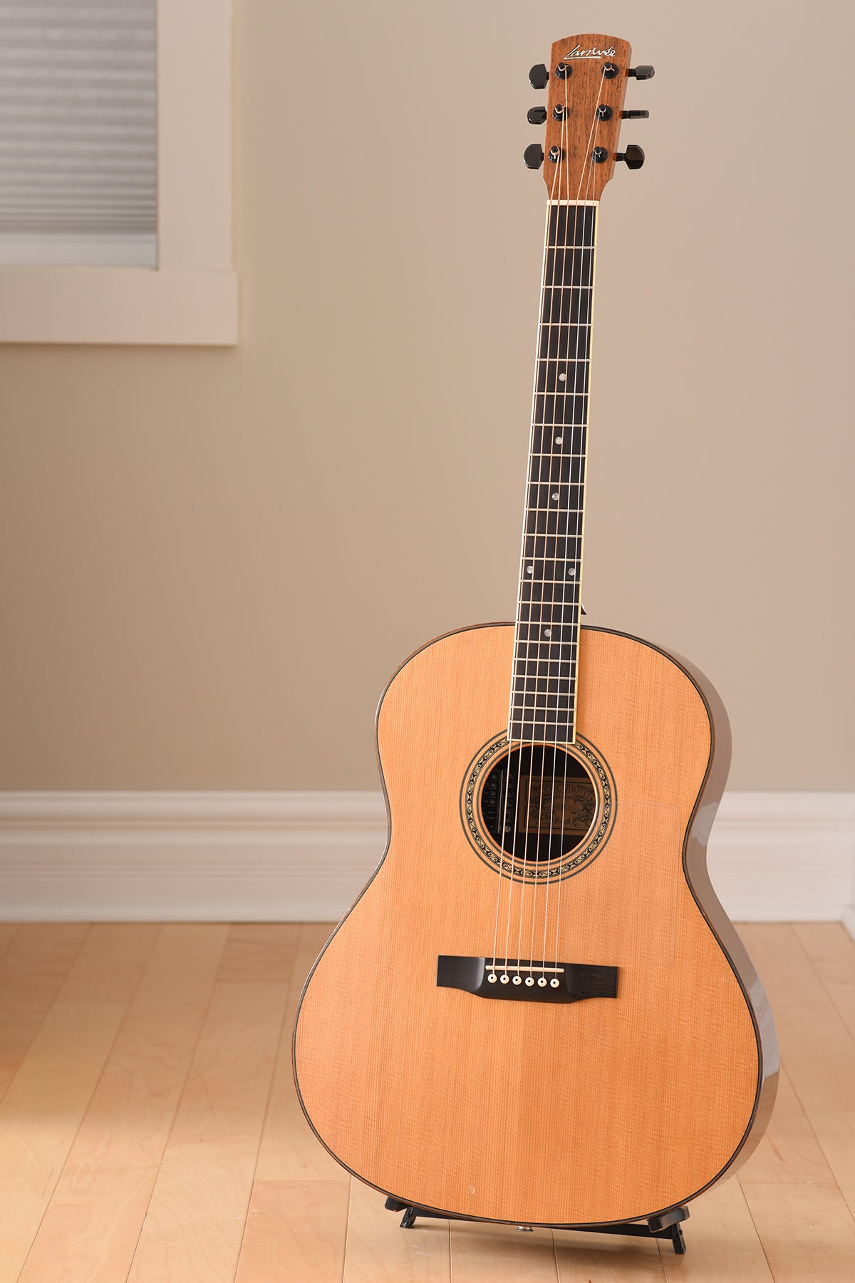 1980s Larrivée L-09