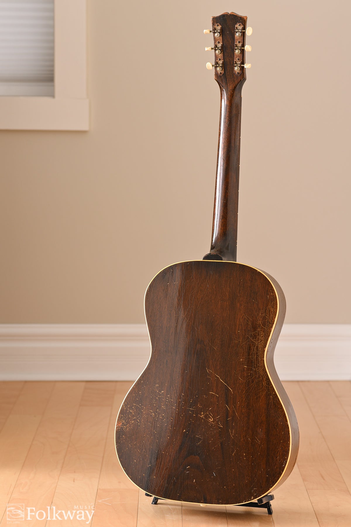 1946 Gibson LG-2