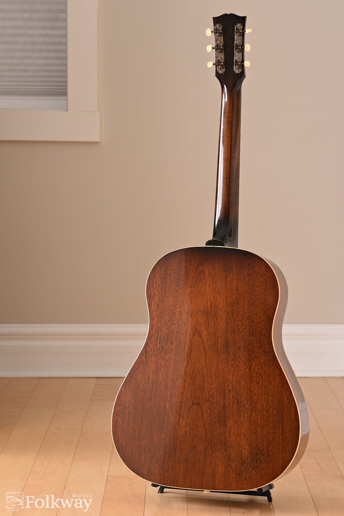 1945 Gibson Banner J-45