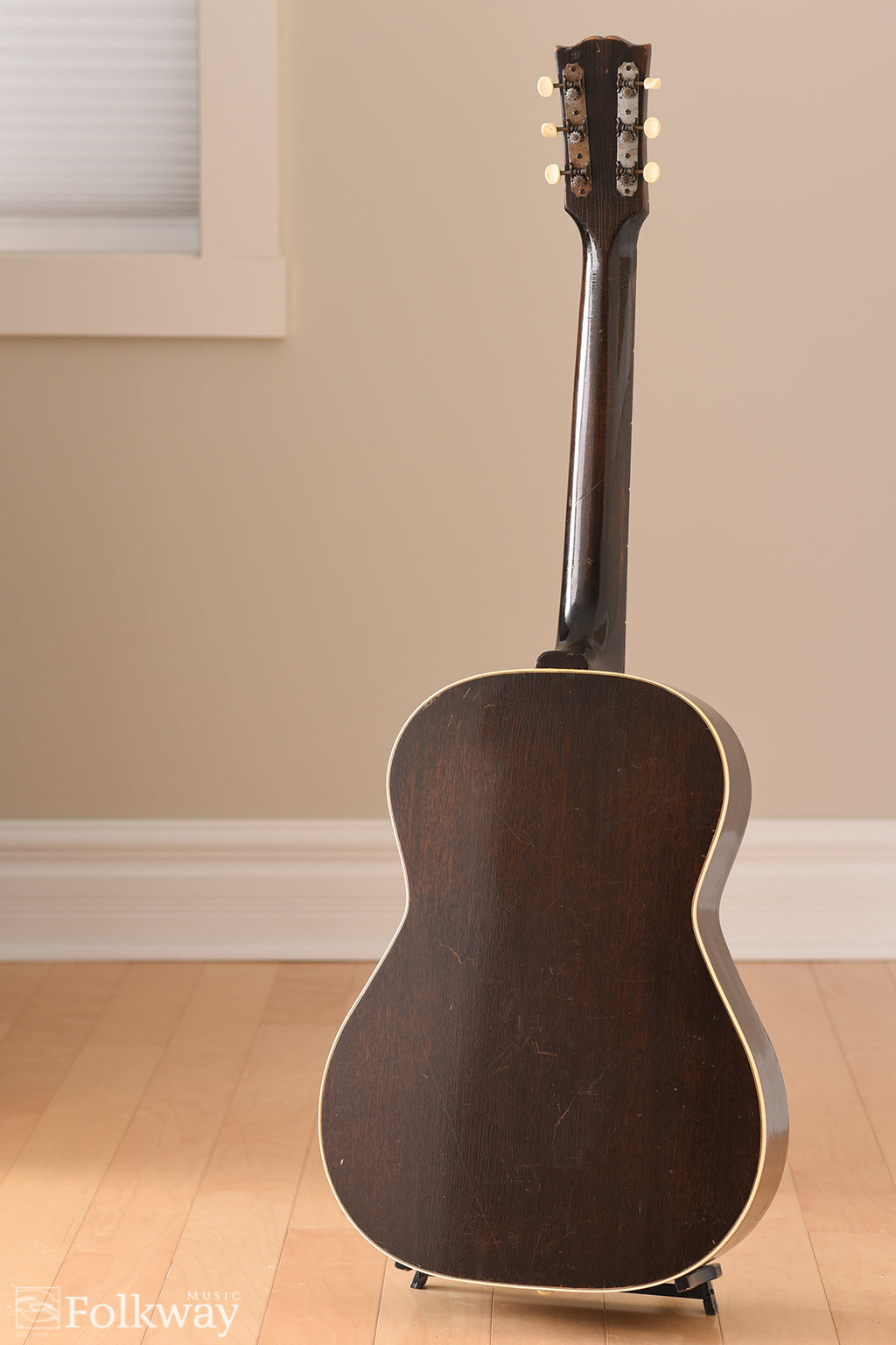 1943 Gibson LG-2