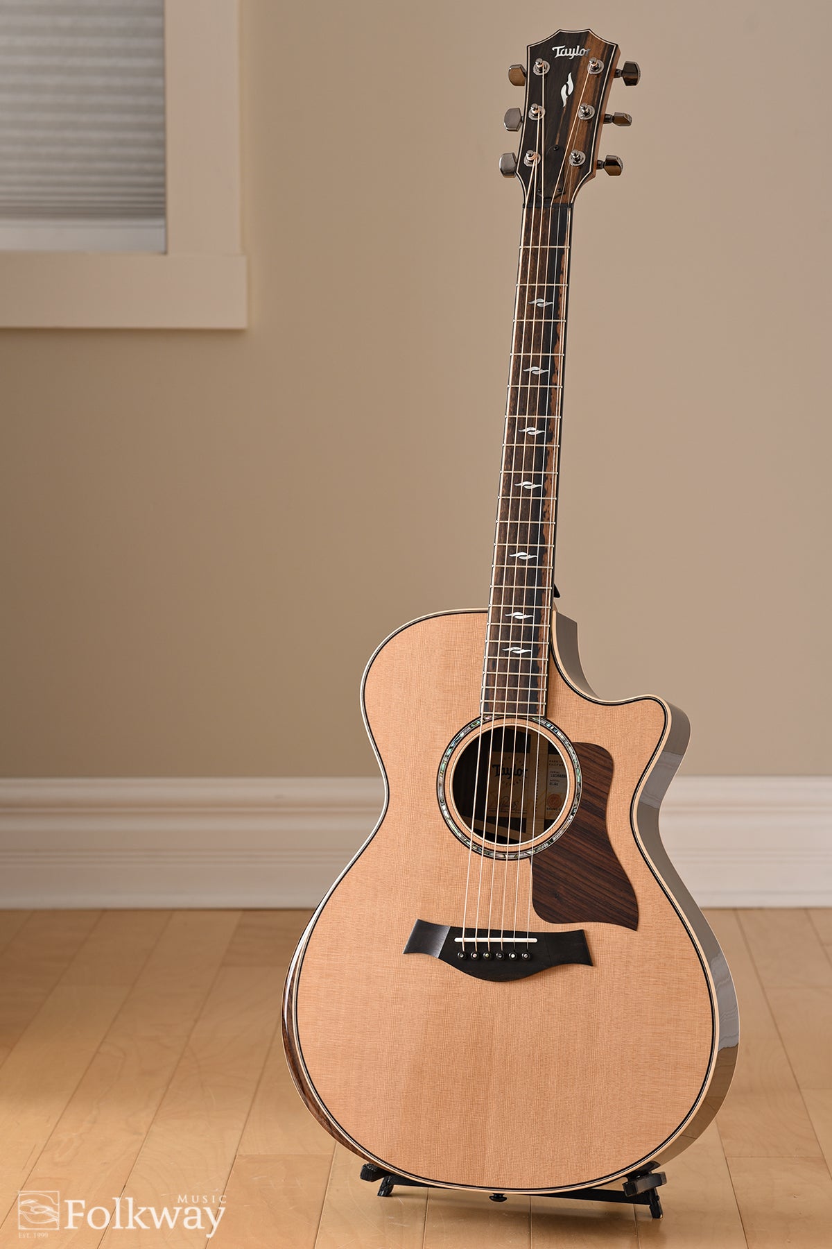 Taylor 812c Cedar