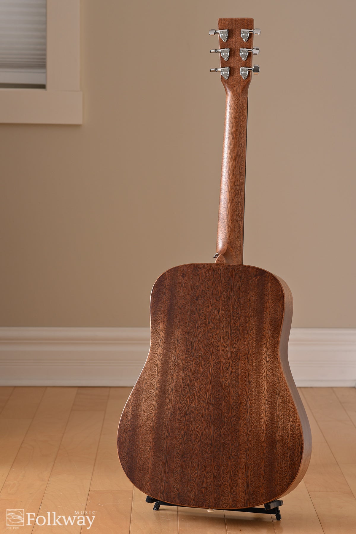 Martin Dreadnought Jr-10E Streetmaster (discontinued spec)