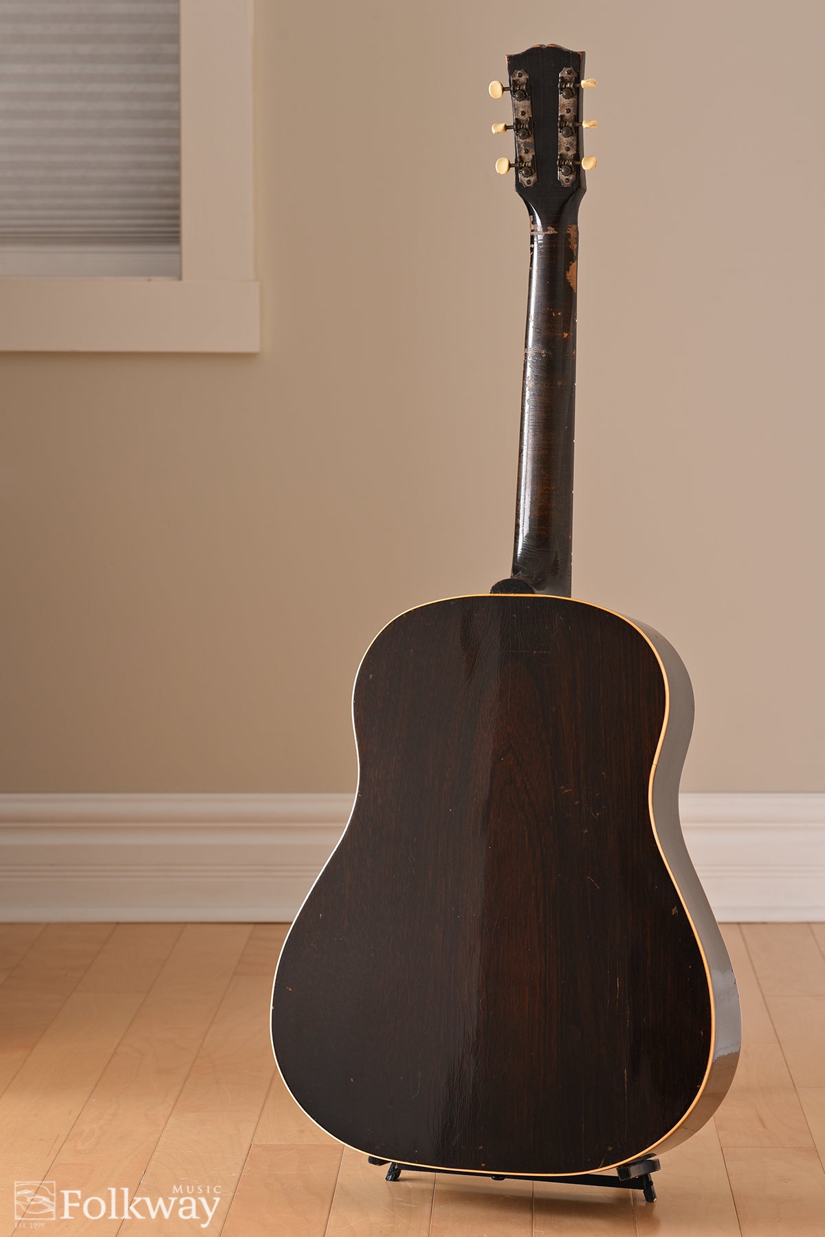 1945 Gibson Banner J-45