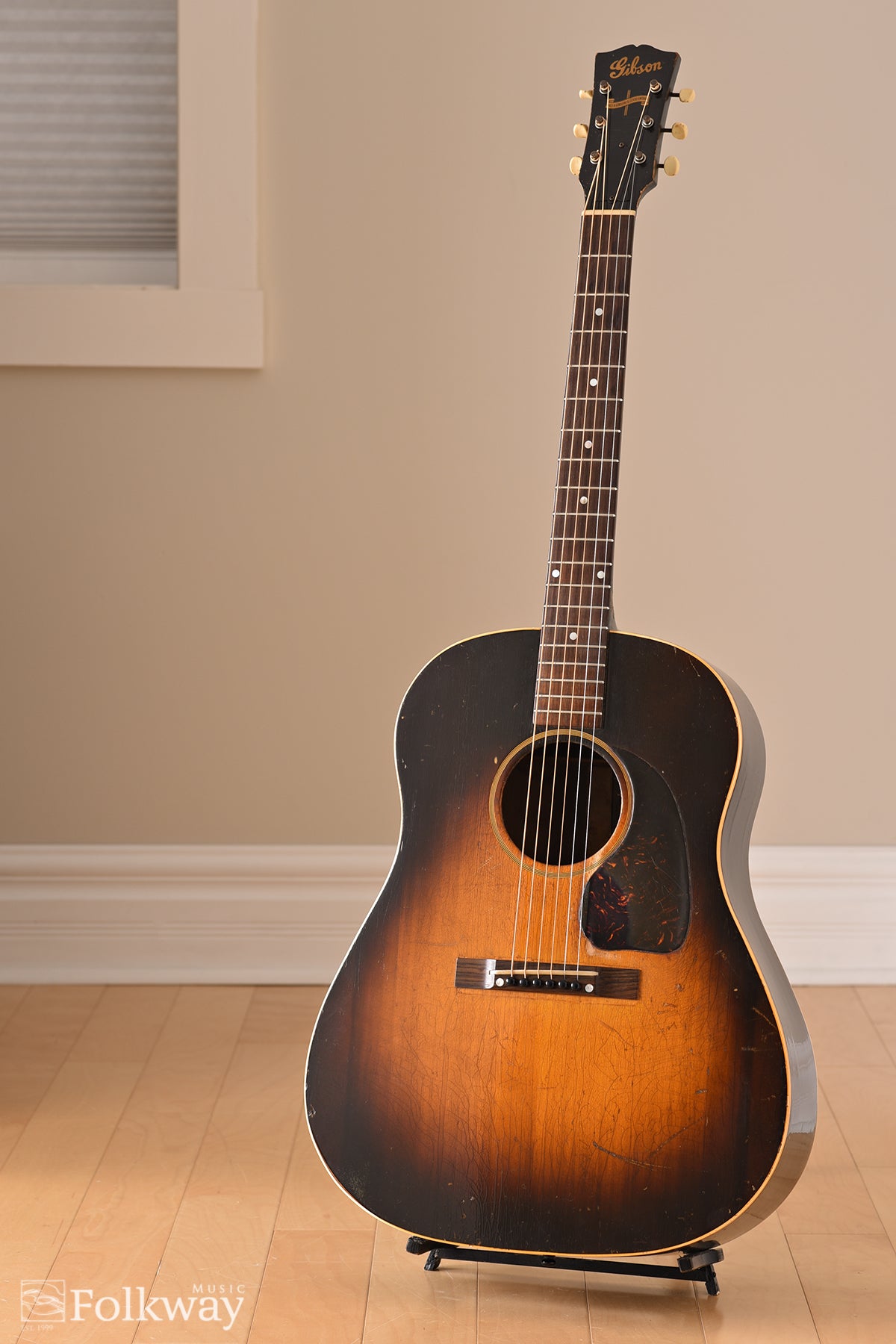 1945 Gibson Banner J-45