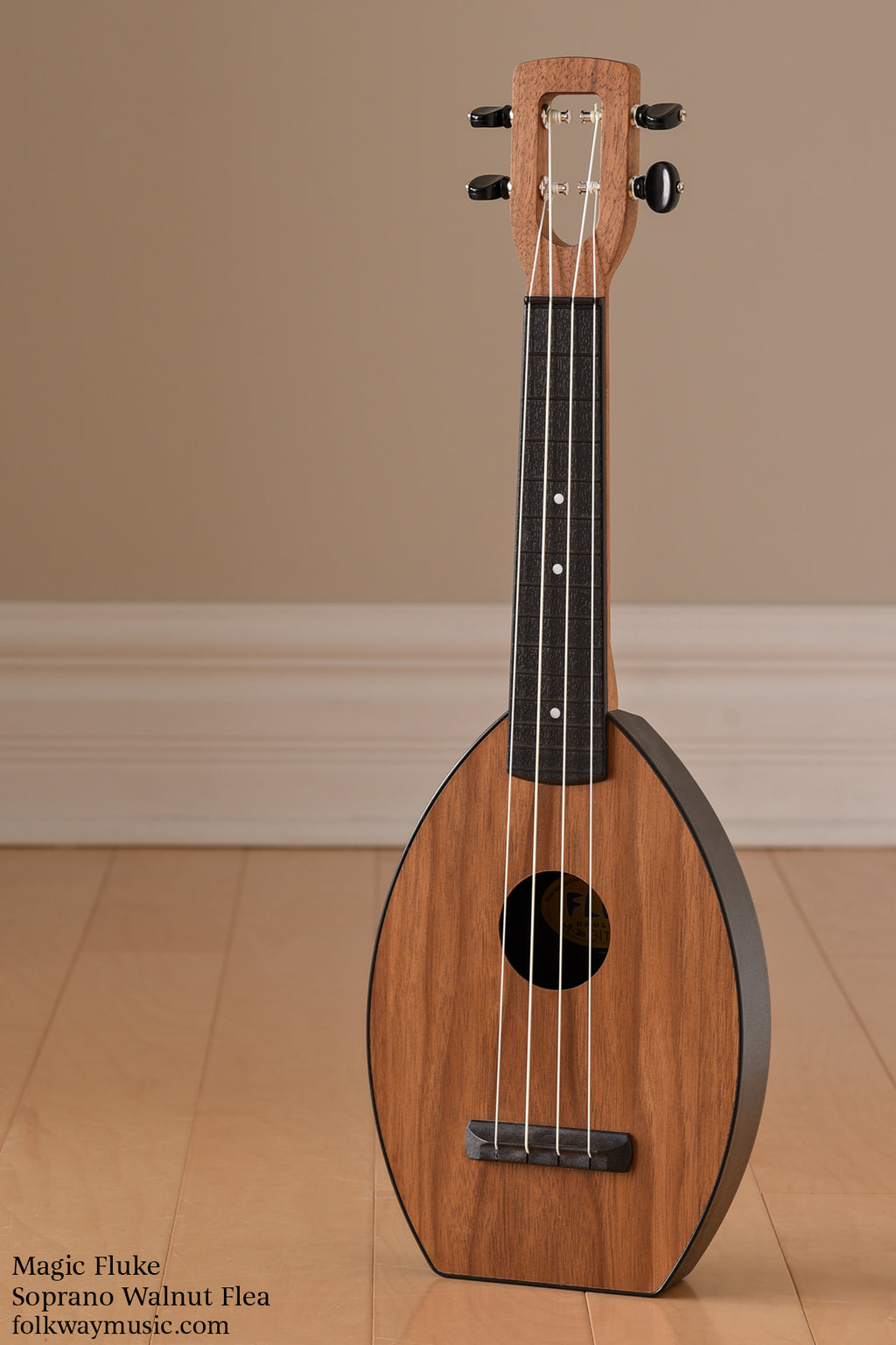 Magic Fluke Co. Soprano Flea, Walnut