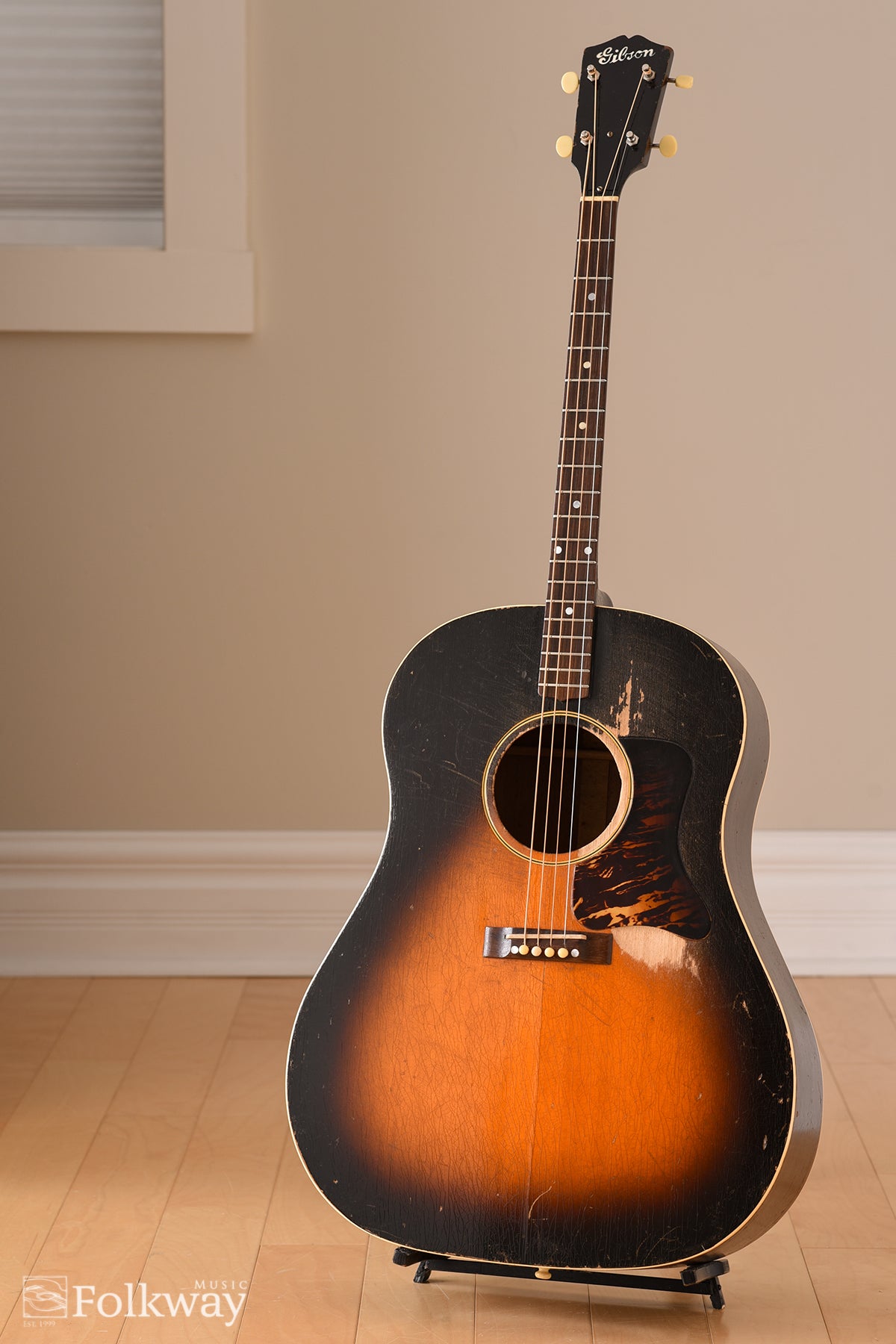 1938 Gibson J-35 Tenor