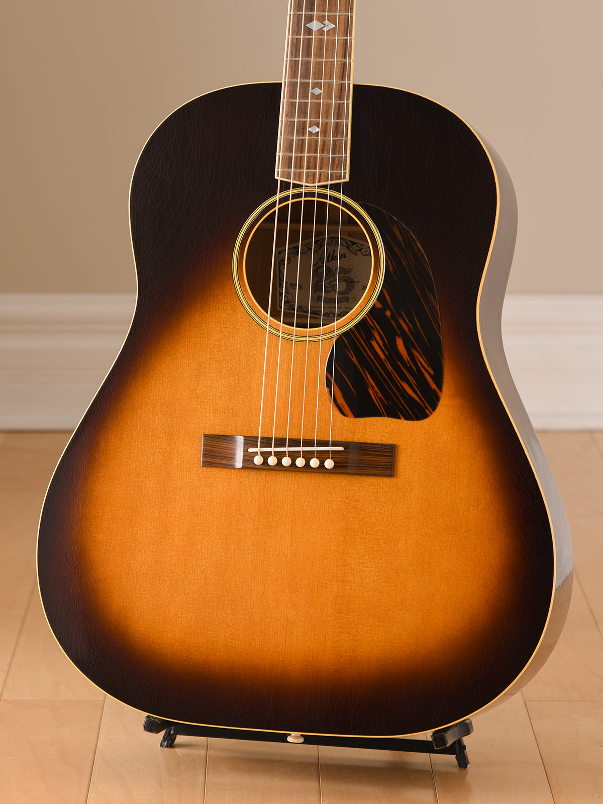 Atkin J43 Deluxe, Aged Finish