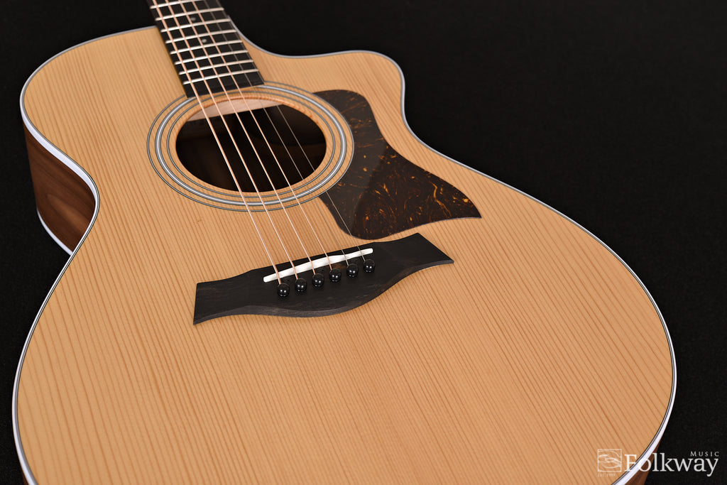 Taylor 212ce