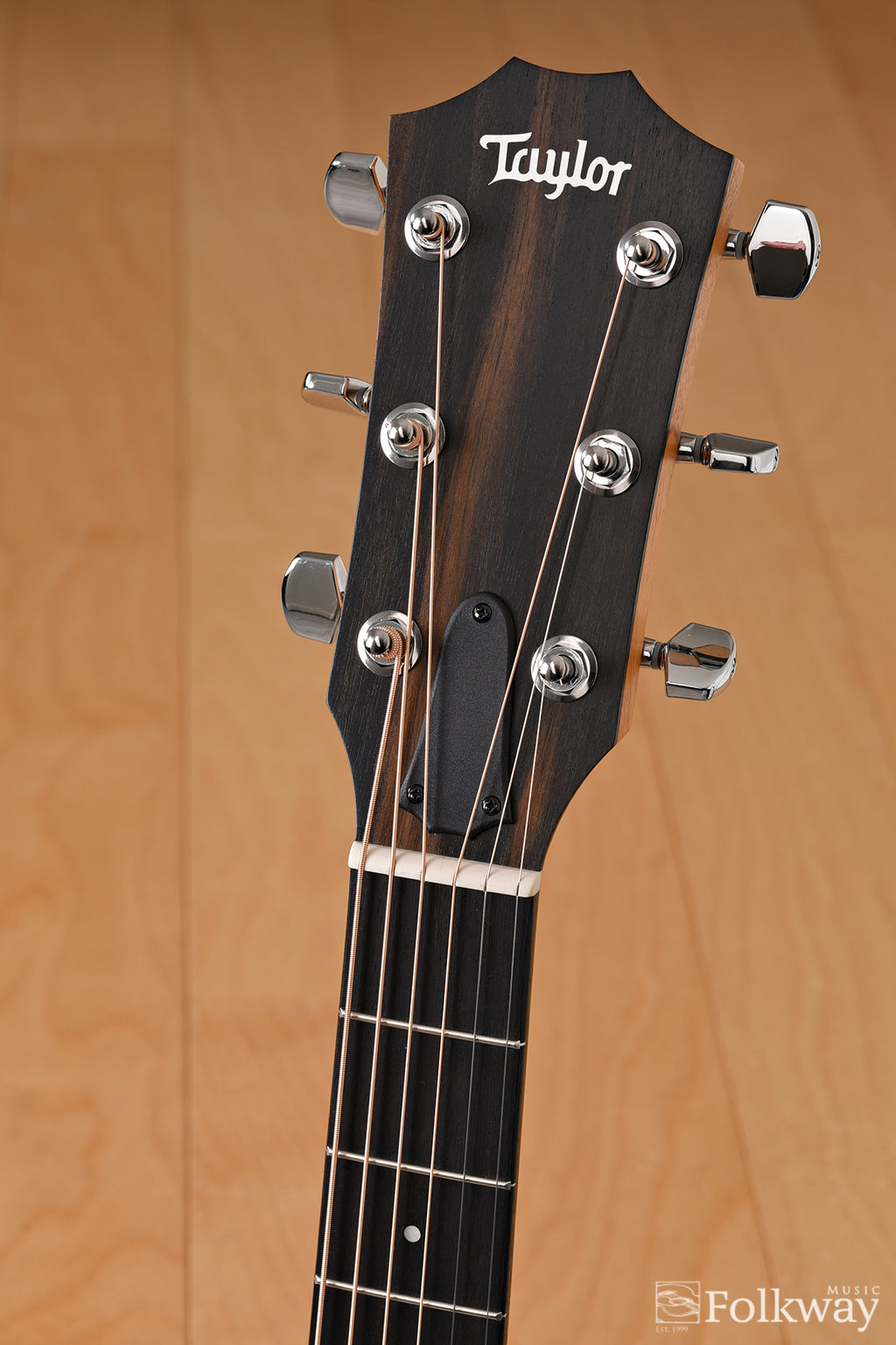 Taylor 212ce