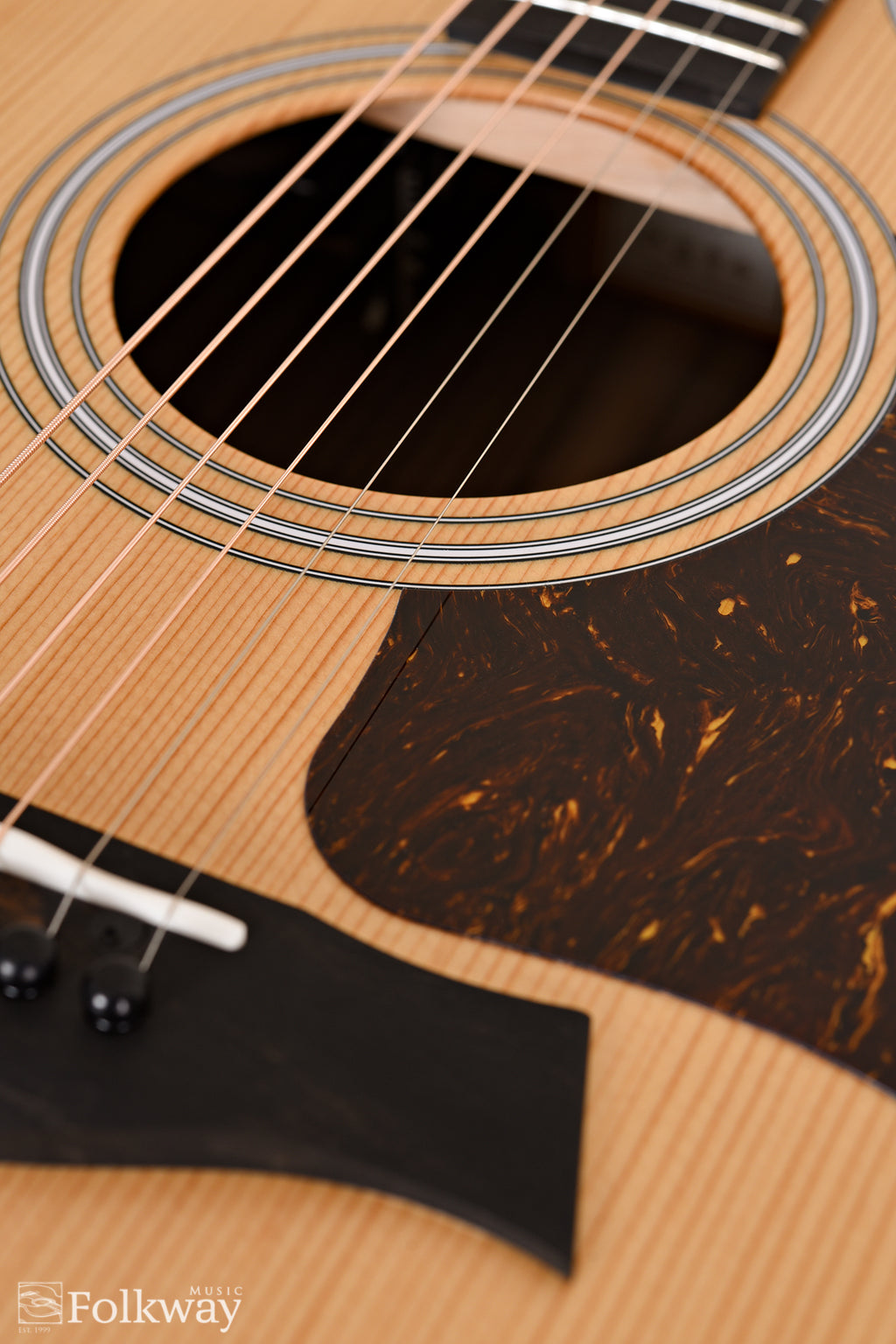Taylor 212ce