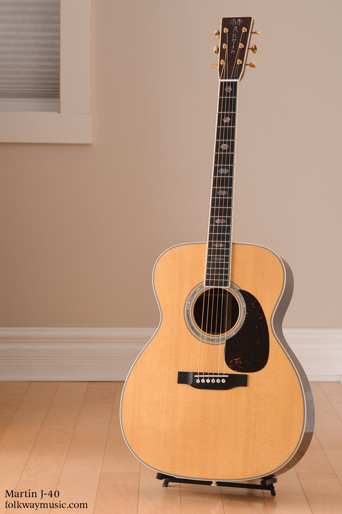 Martin J-40