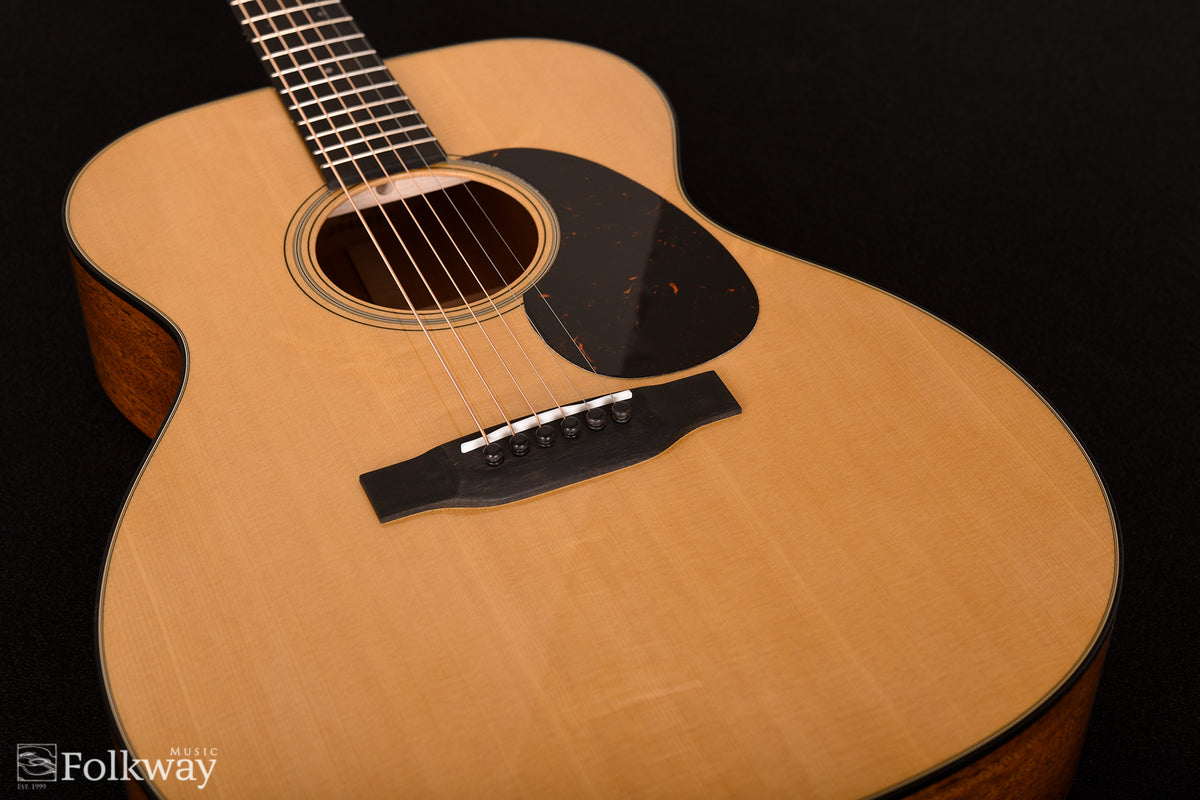 Martin 000-18