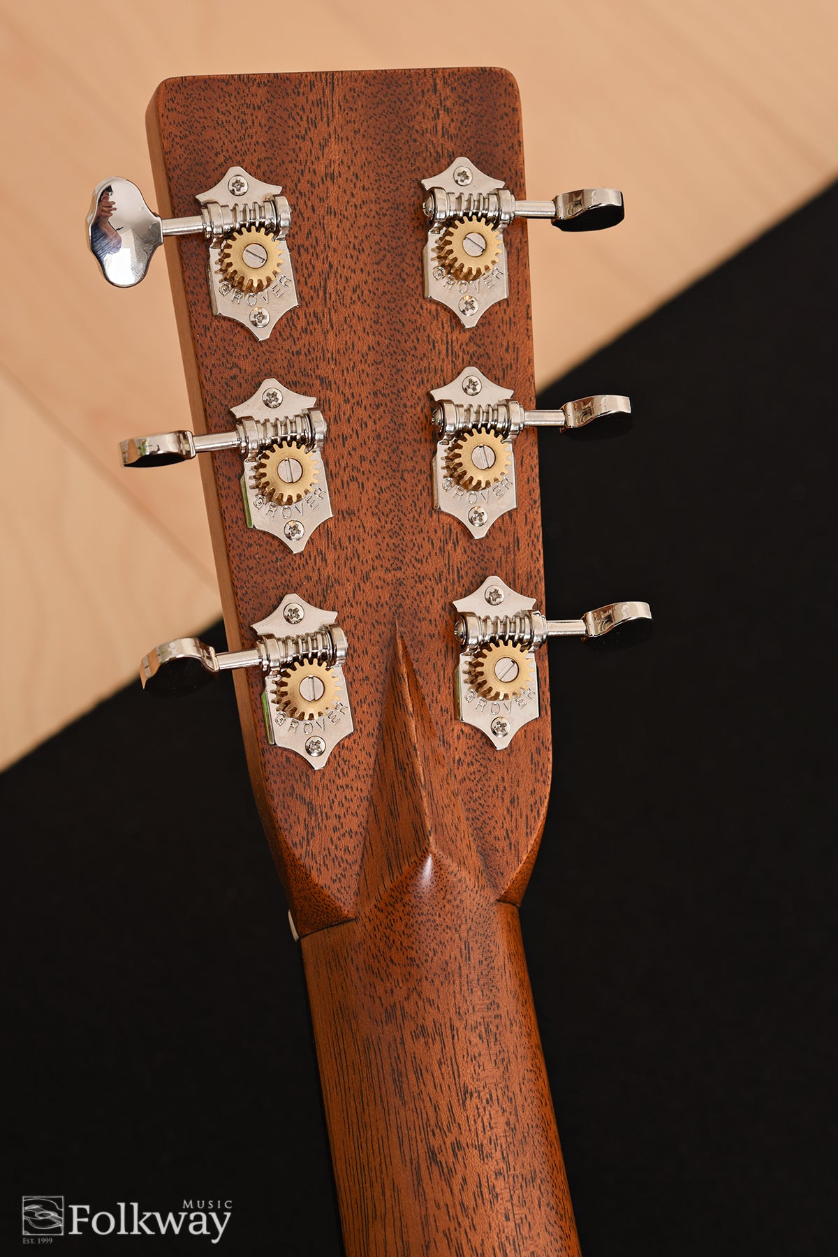 Martin 000-28