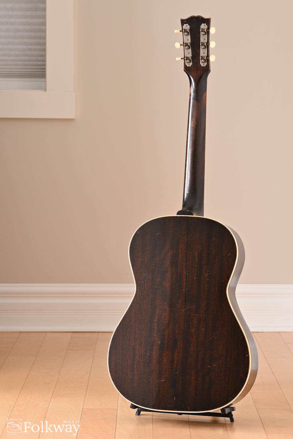 1943 Gibson Banner LG-2
