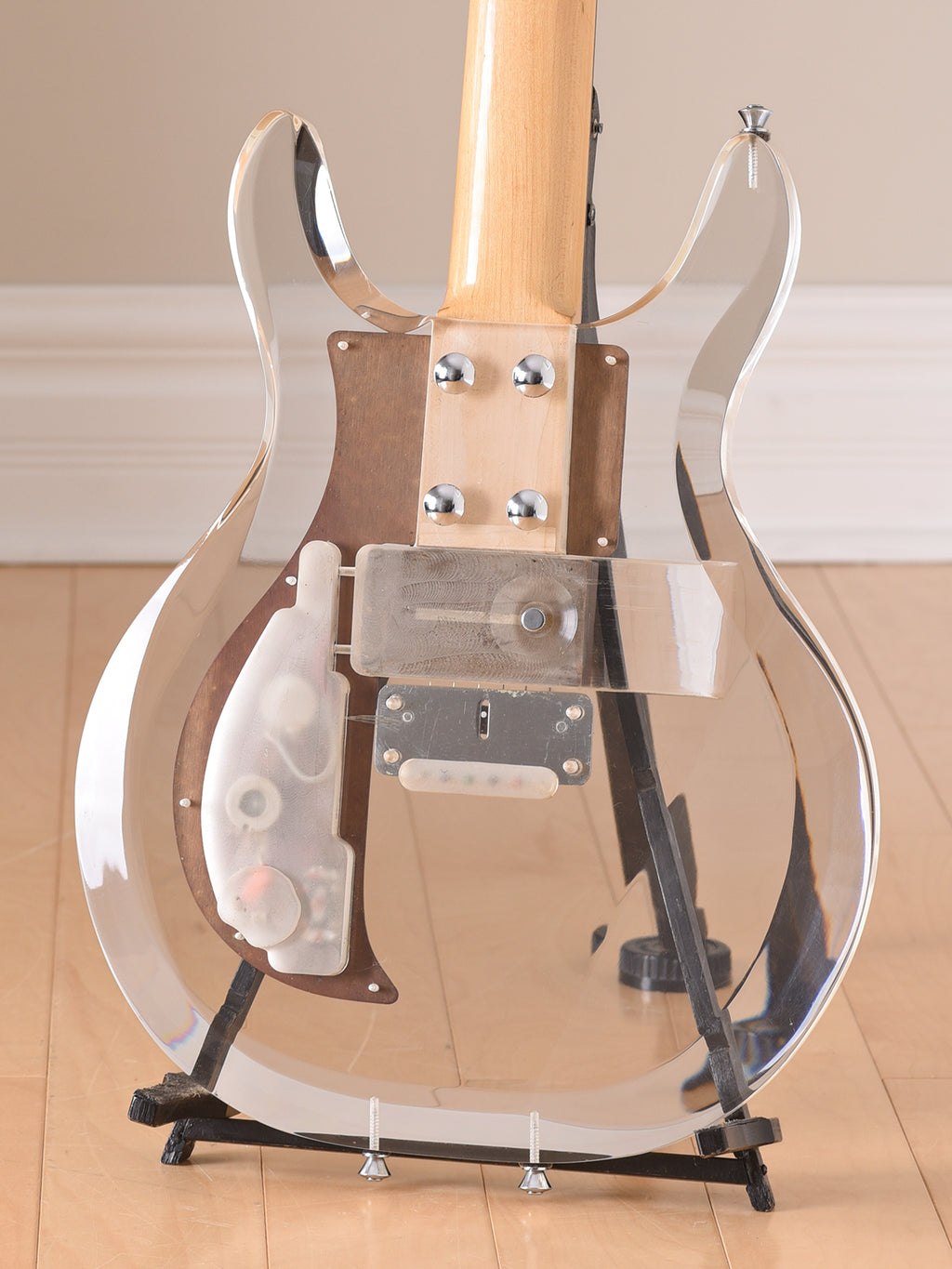 1969 Ampeg Dan Armstrong