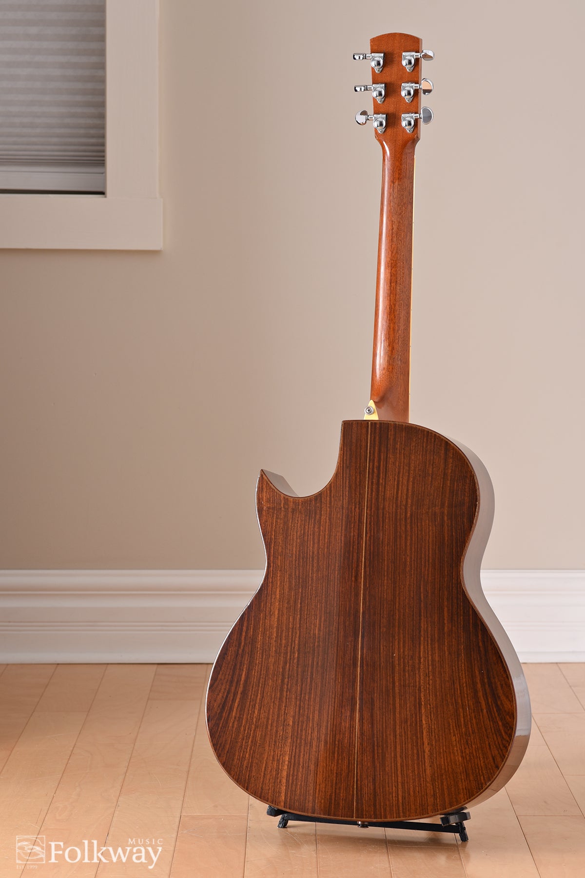1979 Larrivée L-27