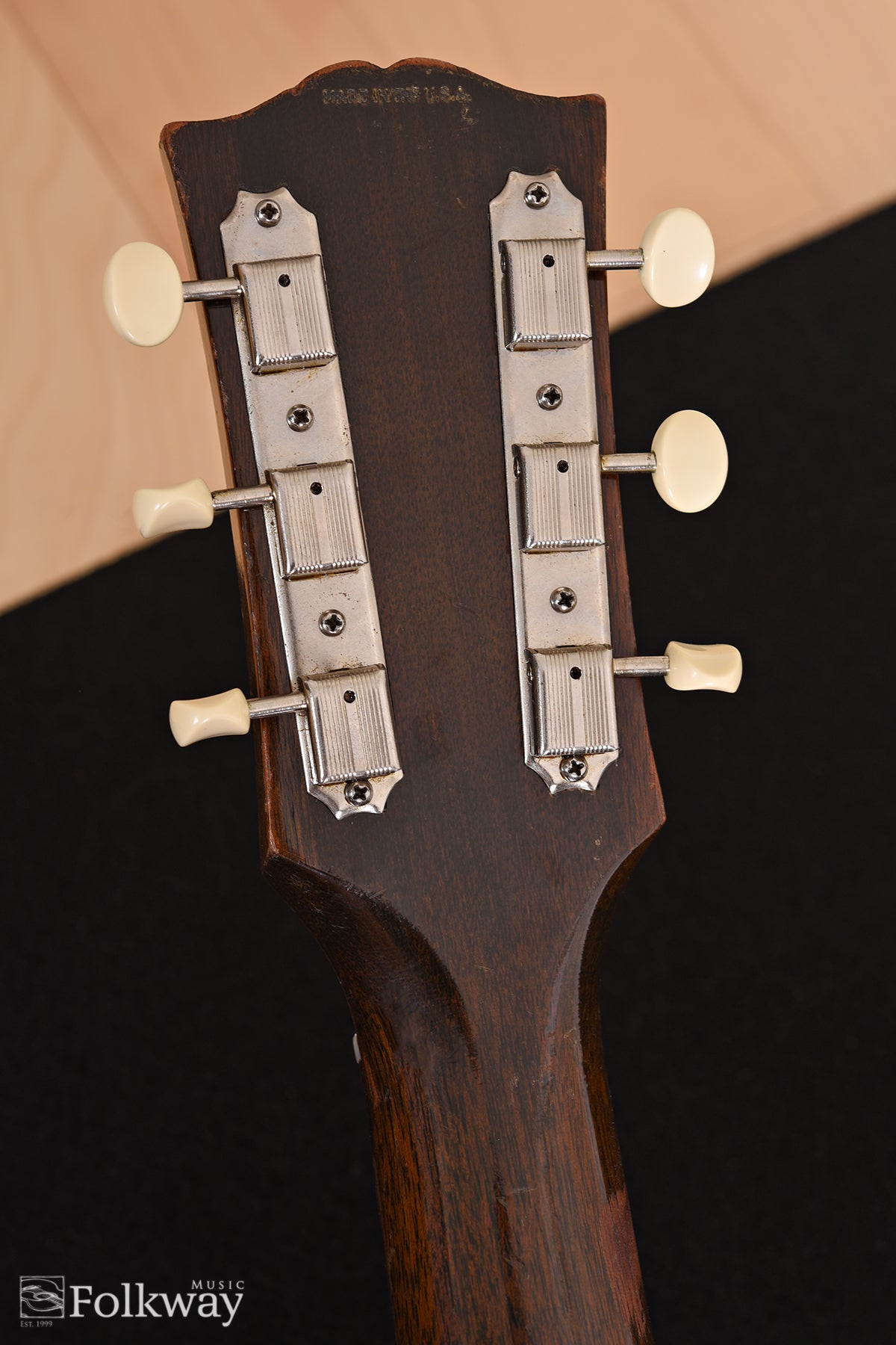 1952 Gibson J-45