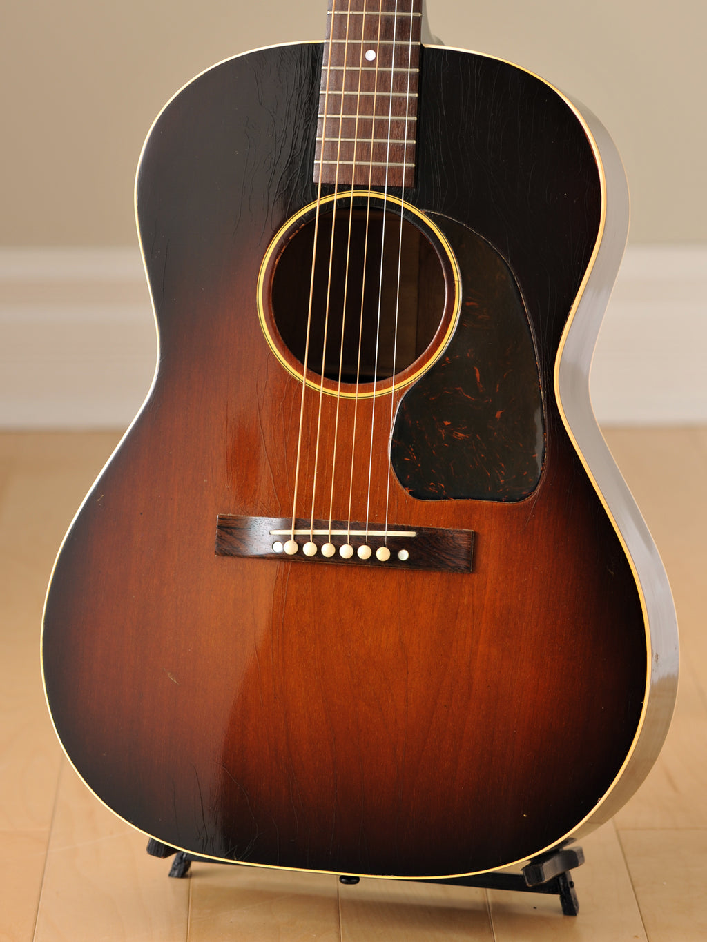 1945 Gibson Banner LG2