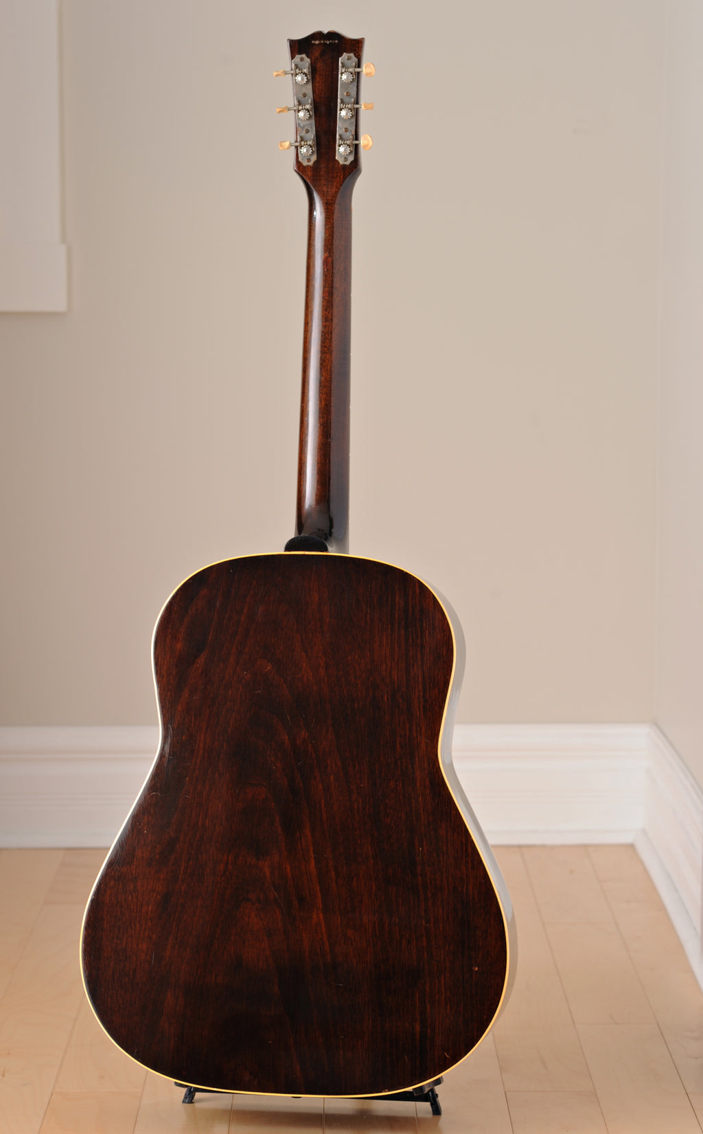 1945 Gibson Banner J-45