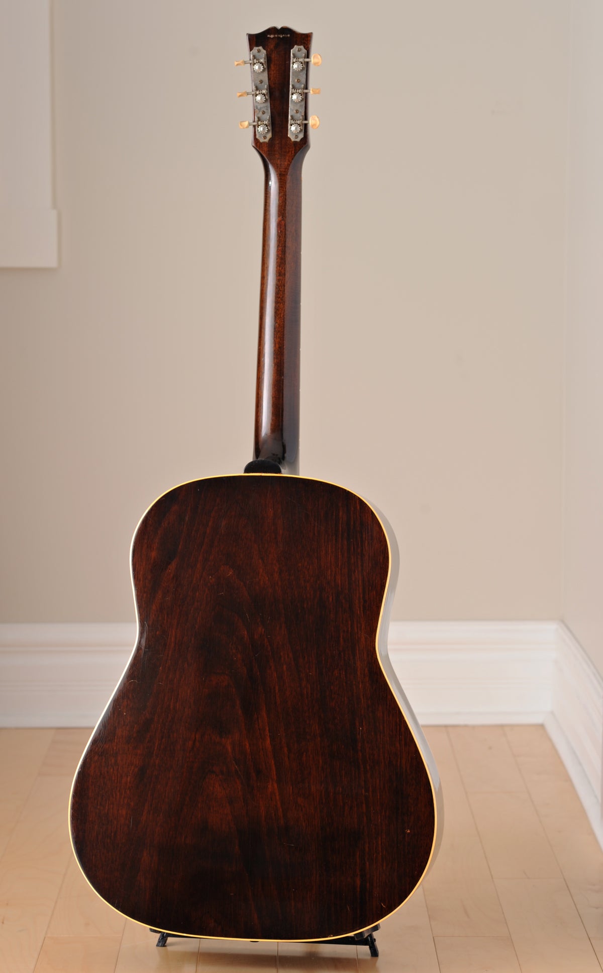 1945 Gibson Banner J-45