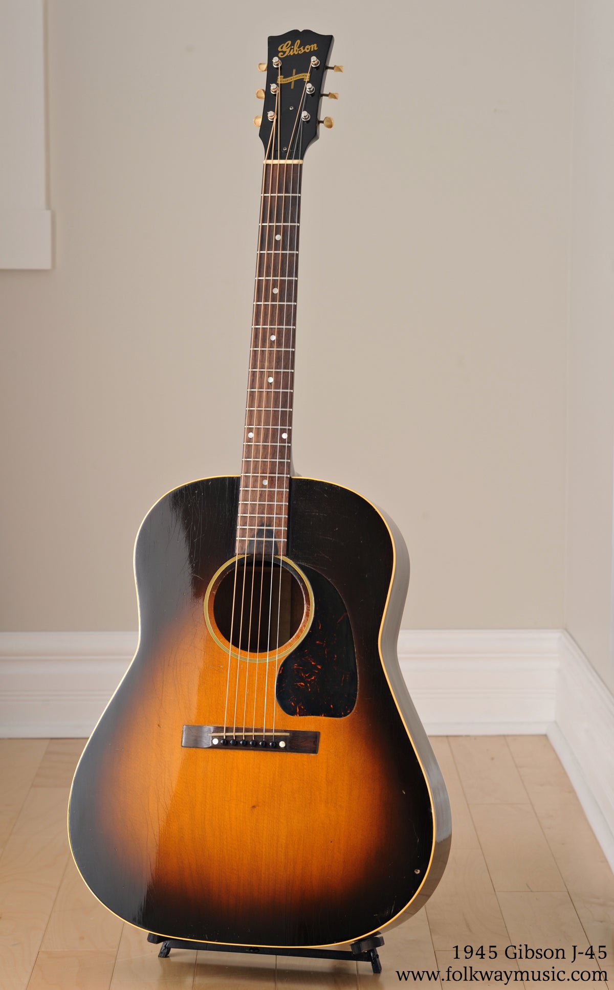 1945 Gibson Banner J-45