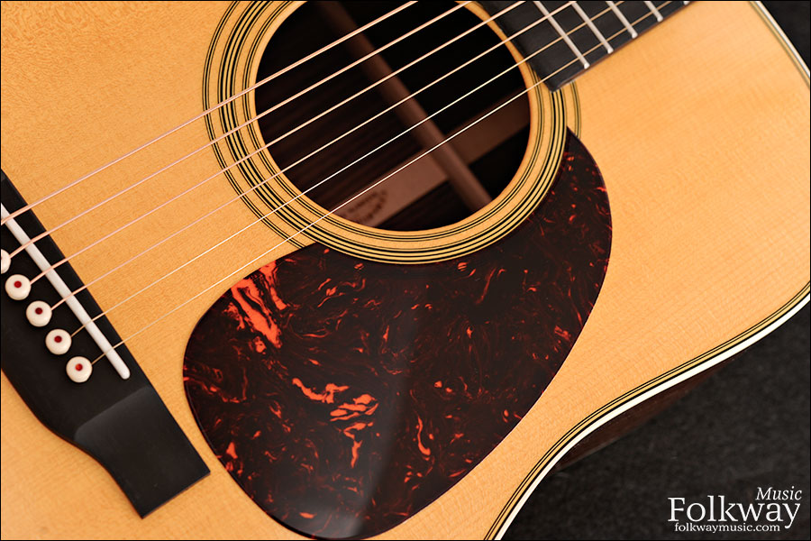 Martin D-28 (discontinued spec)
